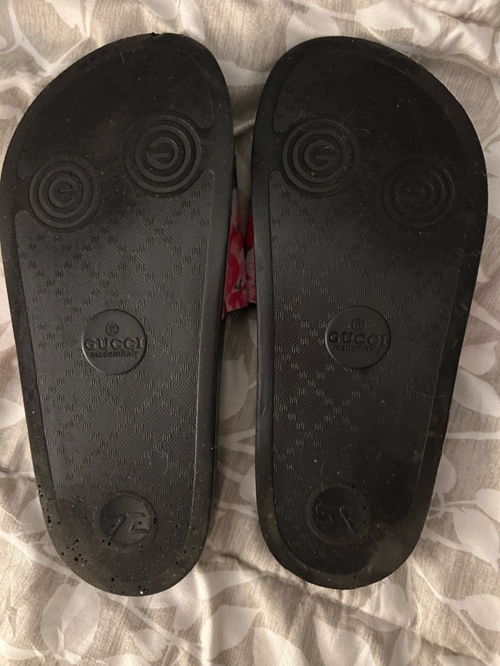 Gucci Floral GG Canvas Black Slide Sandals with Red & Pink Flowers - Picture 2 of 8